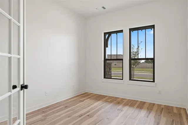 Photo 4 — 1401 SW 160th Street, Moore, OK 73170