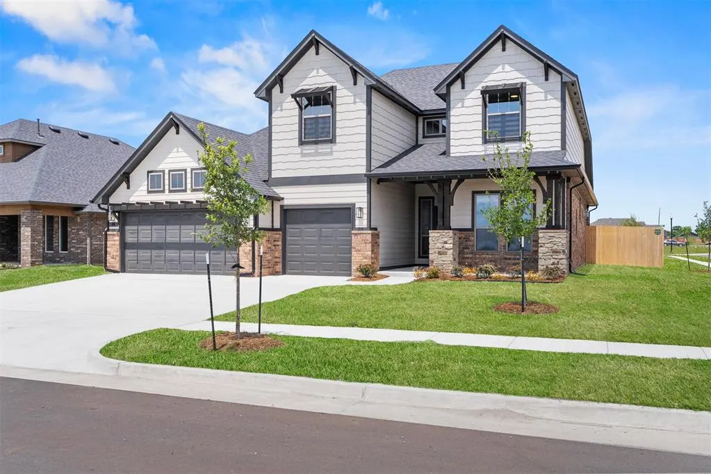 Photo 2 — 1401 SW 160th Street, Moore, OK 73170