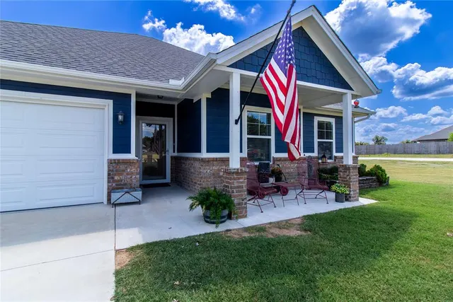 Photo 2 — 15961 Prairie Rose Drive, McLoud, OK 74851