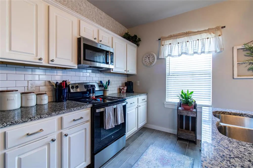 Photo 5 — 15961 Prairie Rose Drive, McLoud, OK 74851
