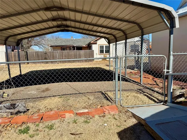 Photo 5 — 308 S Cearlock Avenue, Cheyenne, OK 73628