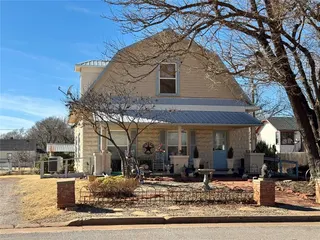 Sold home at 308 S Cearlock Avenue