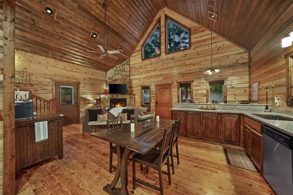 Photo 4 — 69 Eagle Mountain Trail, Broken Bow, OK 74728