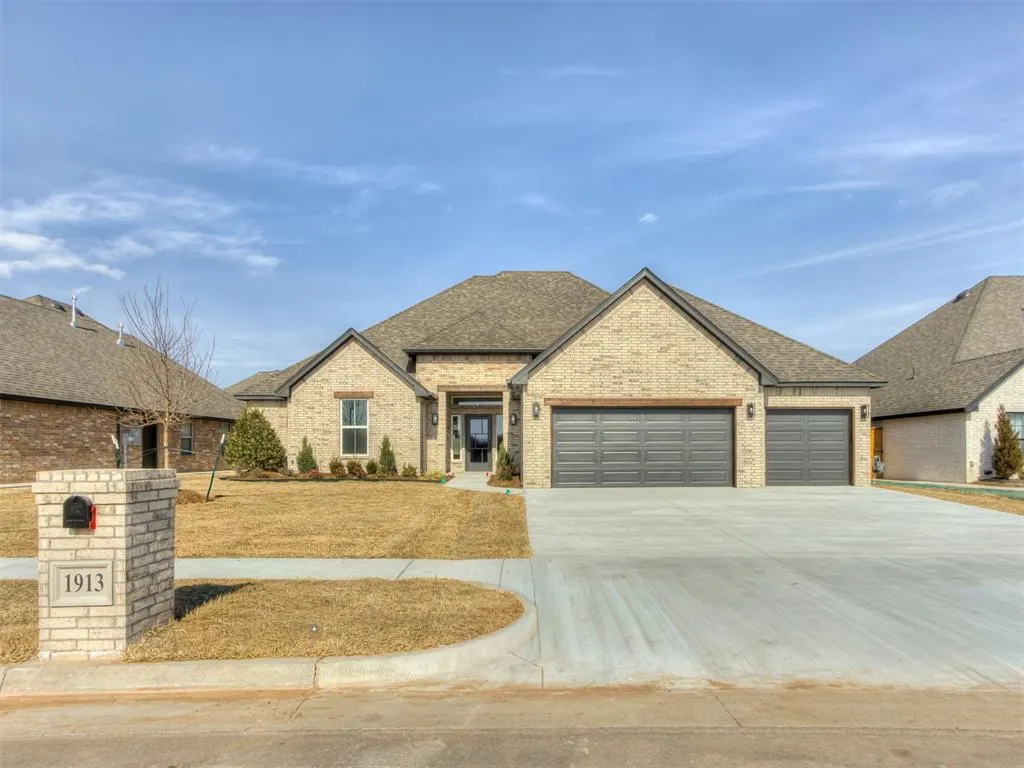 Front exterior — 1913 SW 40th Street, Moore, OK 73160
