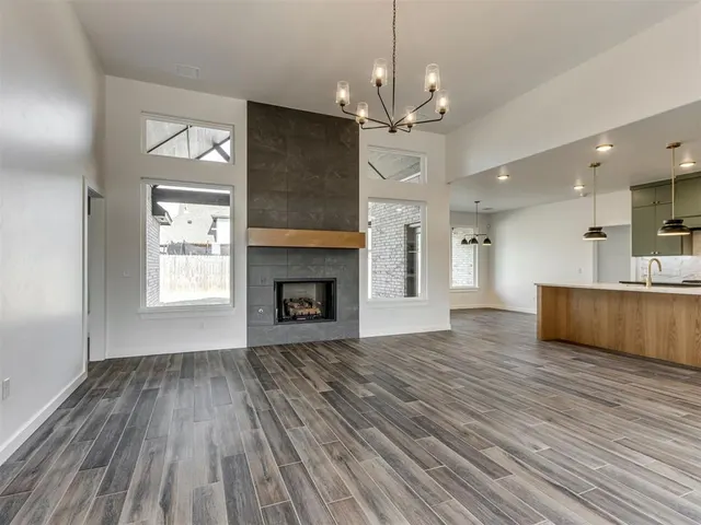 Photo 6 — 1913 SW 40th Street, Moore, OK 73160