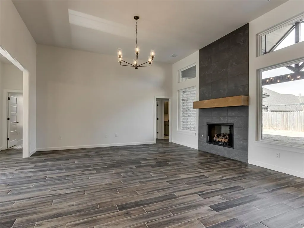 Photo 11 — 1913 SW 40th Street, Moore, OK 73160