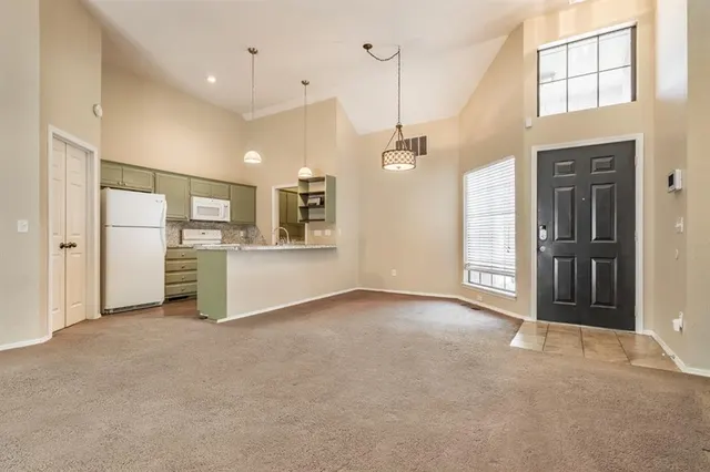 Photo 2 — 904 Merlin Circle, Norman, OK 73072