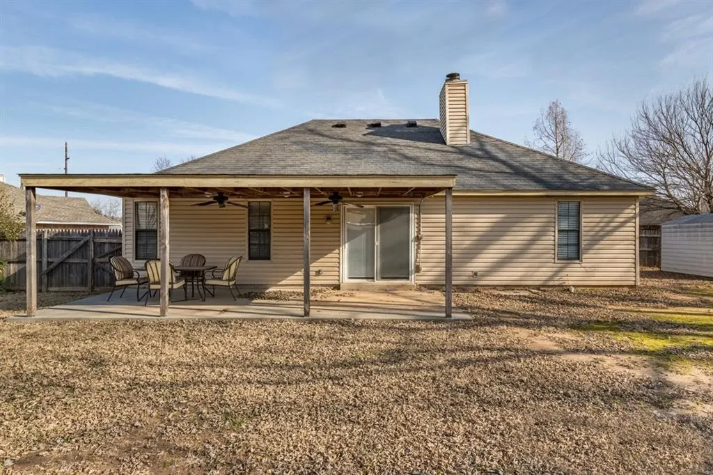 Photo 11 — 904 Merlin Circle, Norman, OK 73072