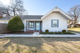 Sold home at 825 S 3rd Avenue