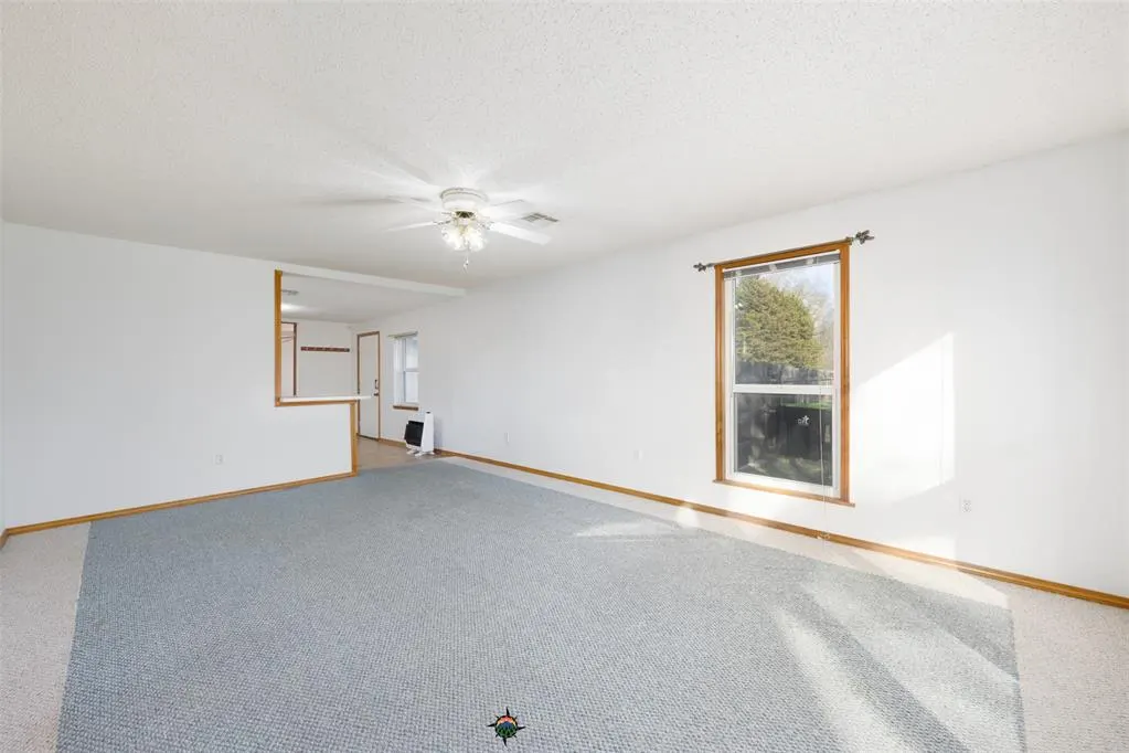 Photo 11 — 825 S 3rd Avenue, Purcell, OK 73080