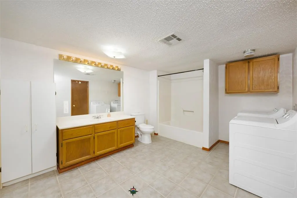 Photo 15 — 825 S 3rd Avenue, Purcell, OK 73080