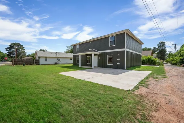 Photo 4 — 9 N State Street, Edmond, OK 73003