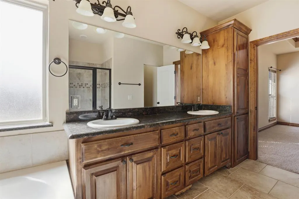 Photo 11 — 7031 E Cherokee Crossing, Warr Acres, OK 73132