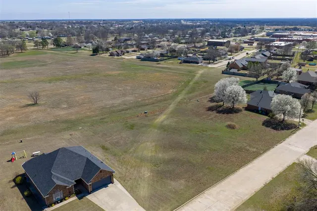 Photo 7 — Wilshire Drive, Prague, OK 74864