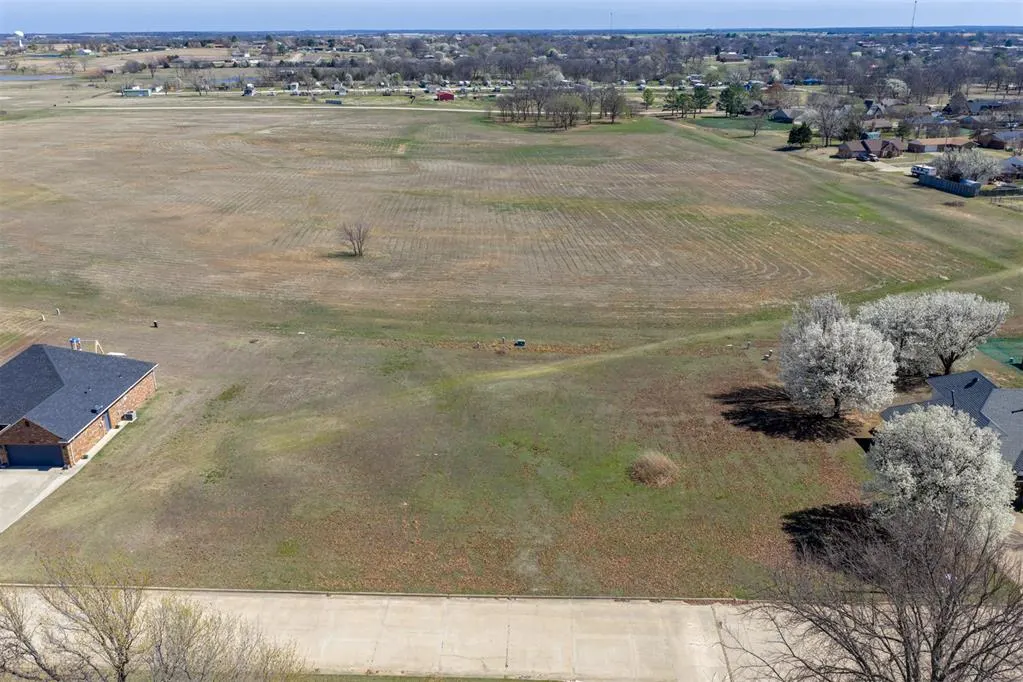 Photo 8 — Wilshire Drive, Prague, OK 74864