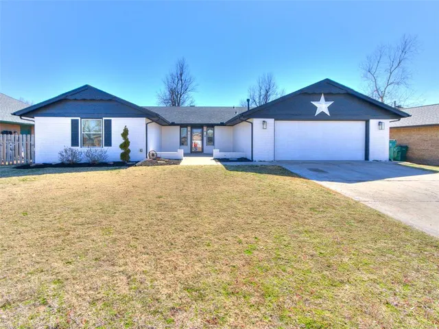 Front exterior — 11500 Carriage Drive, Yukon, OK 73099