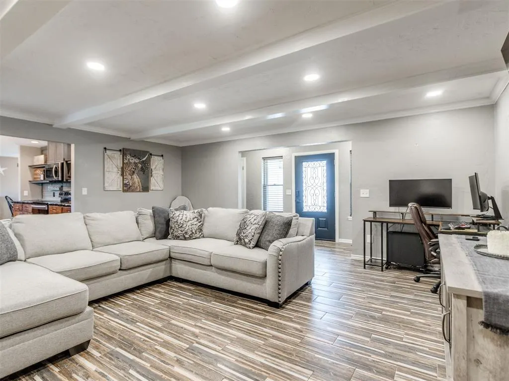 Photo 9 — 11500 Carriage Drive, Yukon, OK 73099