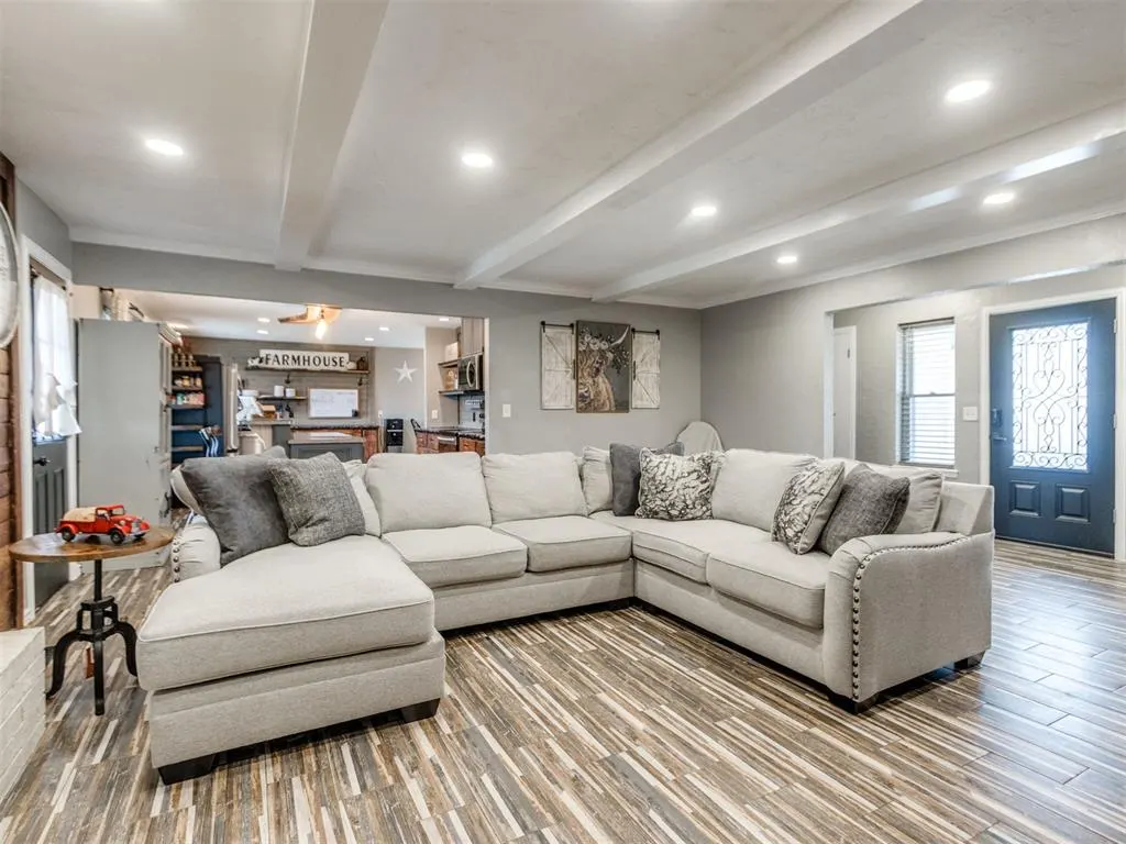 Photo 10 — 11500 Carriage Drive, Yukon, OK 73099