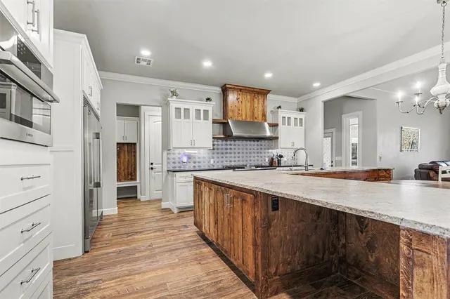 Photo 8 — 2410 Veneterra View, Edmond, OK 73034