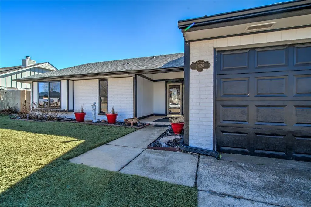 Photo 7 — 2424 SW 100th Street, Oklahoma City, OK 73159