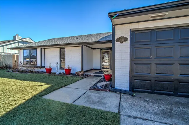 Photo 7 — 2424 SW 100th Street, Oklahoma City, OK 73159