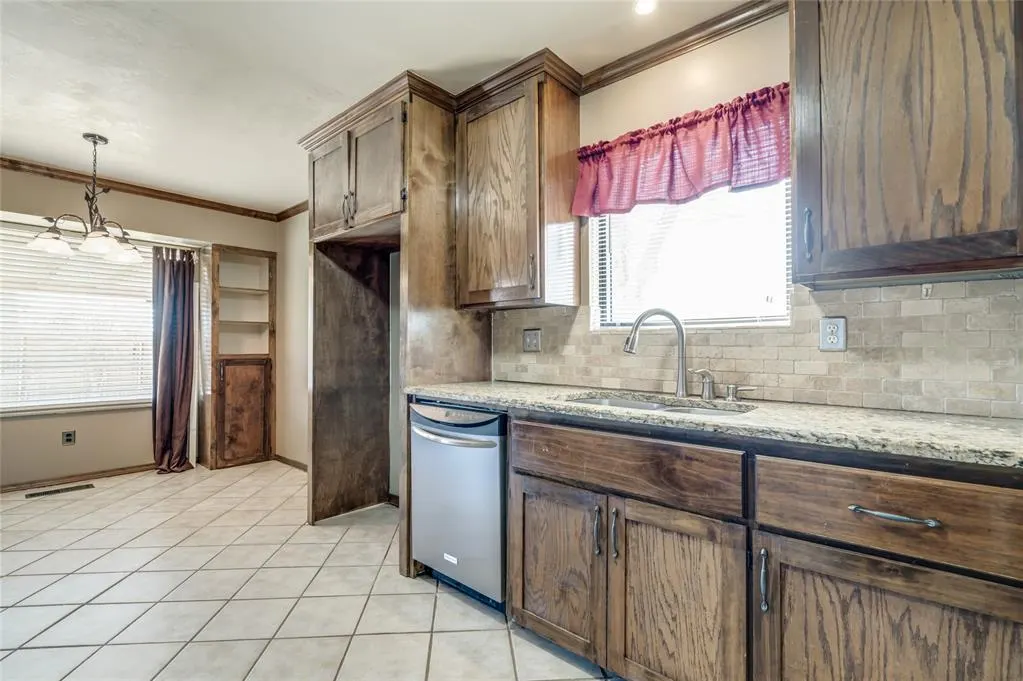 Photo 32 — 2424 SW 100th Street, Oklahoma City, OK 73159