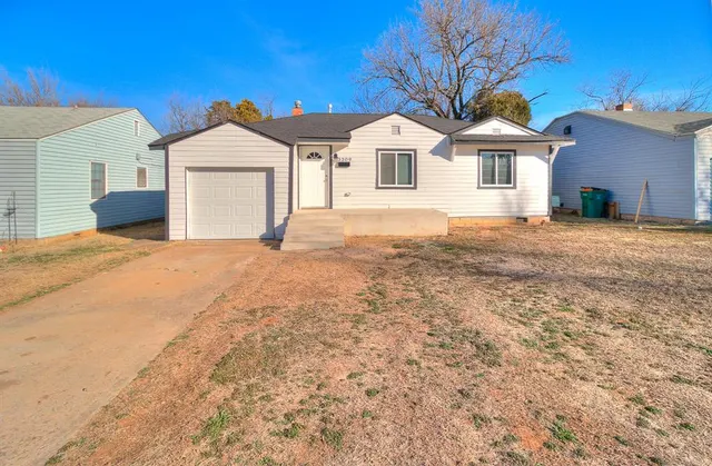Photo 2 — 3209 Cashion Place, Oklahoma City, OK 73112