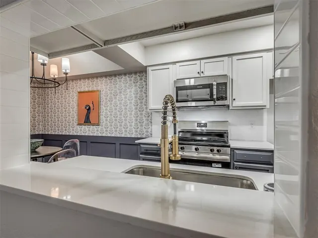 Photo 5 — 11403 Springhollow Road 202, Oklahoma City, OK 73120