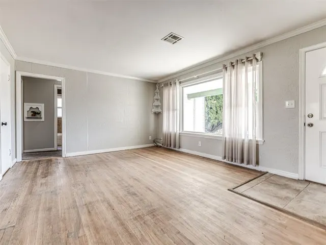 Photo 5 — 310 W Palm Street, Enid, OK 73701
