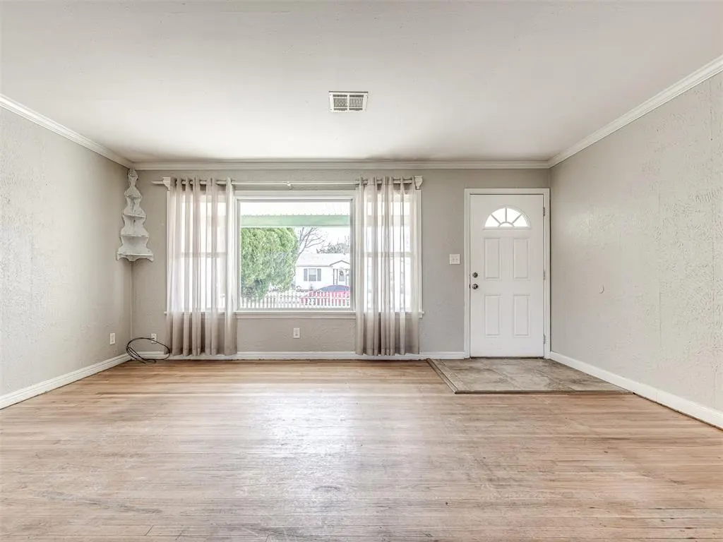 Photo 6 — 310 W Palm Street, Enid, OK 73701