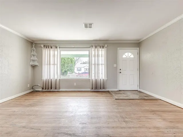 Photo 6 — 310 W Palm Street, Enid, OK 73701