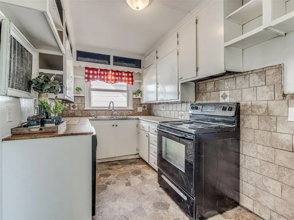 Photo 12 — 310 W Palm Street, Enid, OK 73701
