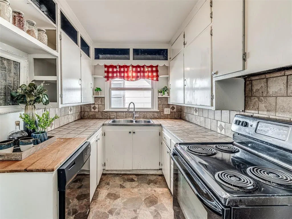 Photo 13 — 310 W Palm Street, Enid, OK 73701