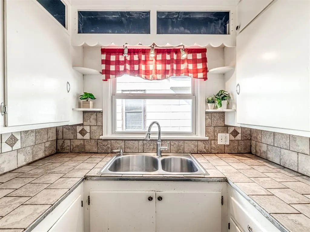 Photo 14 — 310 W Palm Street, Enid, OK 73701