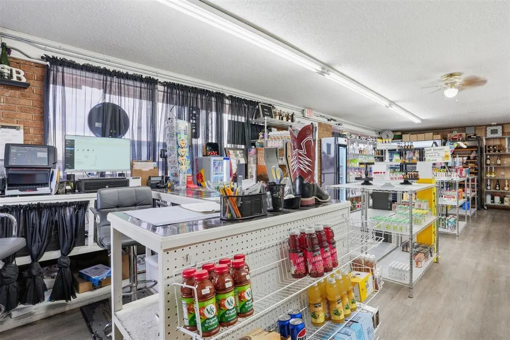 Photo 11 — 319 E 3rd Street, Elk City, OK 73644