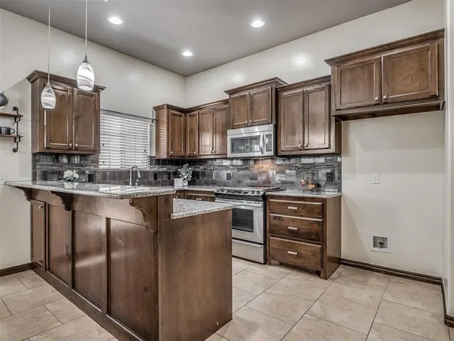 Photo 3 — 4017 Acoma Drive, Moore, OK 73160