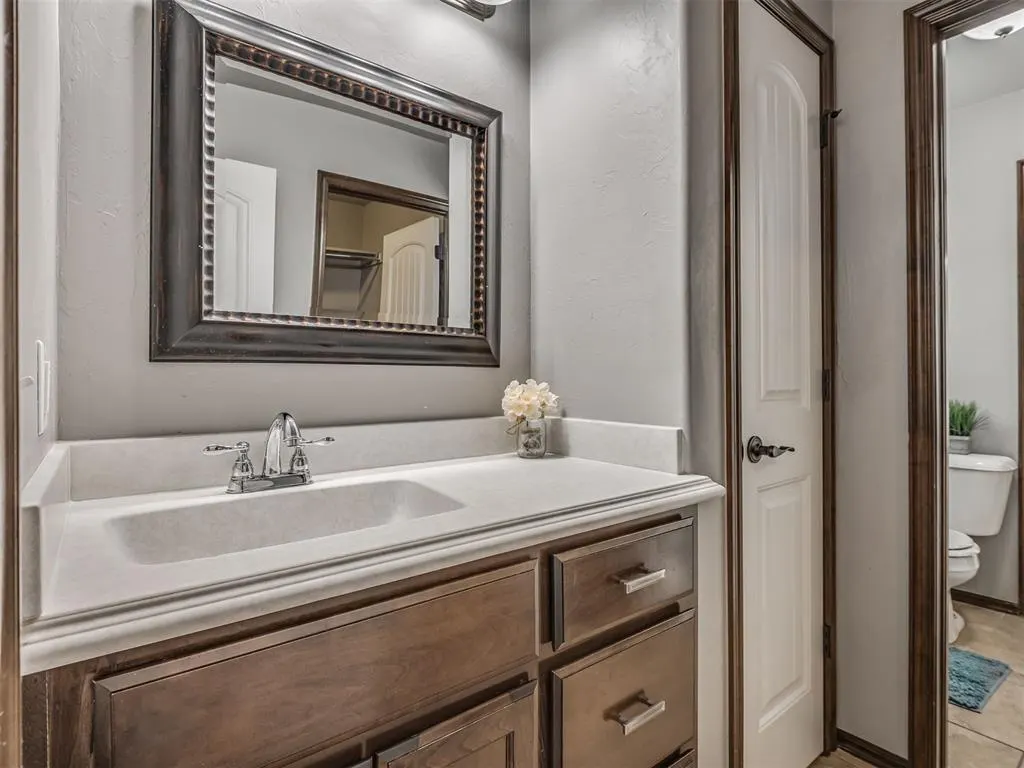 Photo 19 — 4017 Acoma Drive, Moore, OK 73160