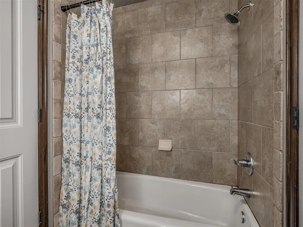 Photo 21 — 4017 Acoma Drive, Moore, OK 73160