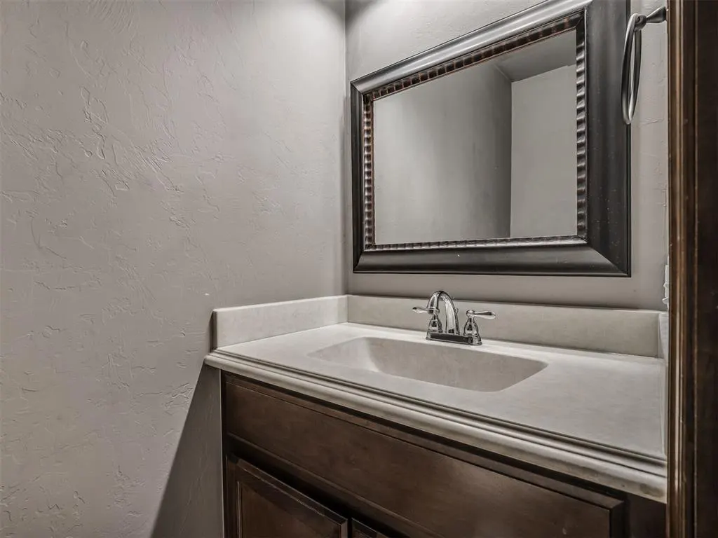 Photo 25 — 4017 Acoma Drive, Moore, OK 73160