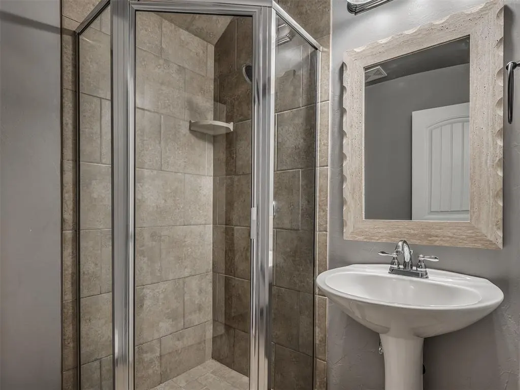 Photo 29 — 4017 Acoma Drive, Moore, OK 73160