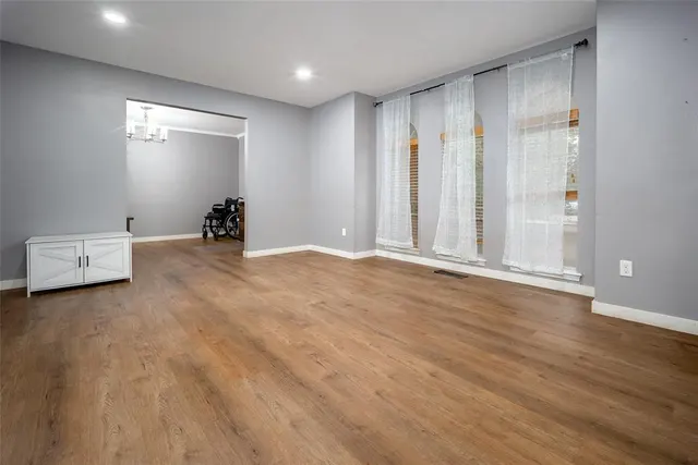 Photo 3 — 6404 Brentford Terrace, Oklahoma City, OK 73132