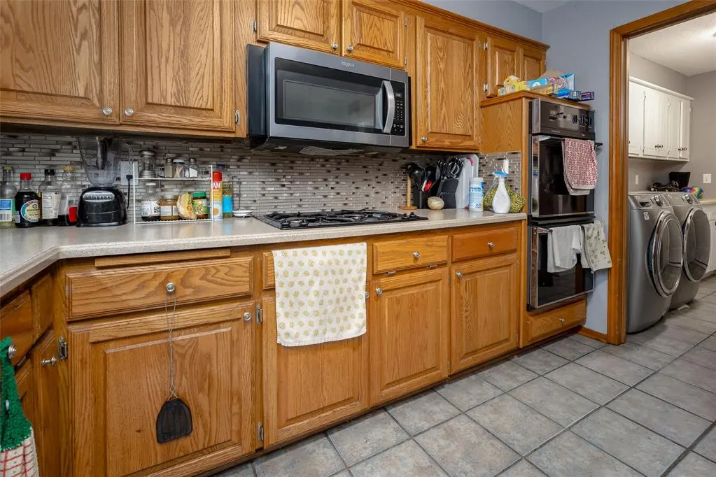 Photo 10 — 6404 Brentford Terrace, Oklahoma City, OK 73132