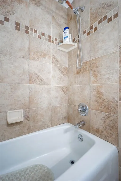 Photo 16 — 6404 Brentford Terrace, Oklahoma City, OK 73132