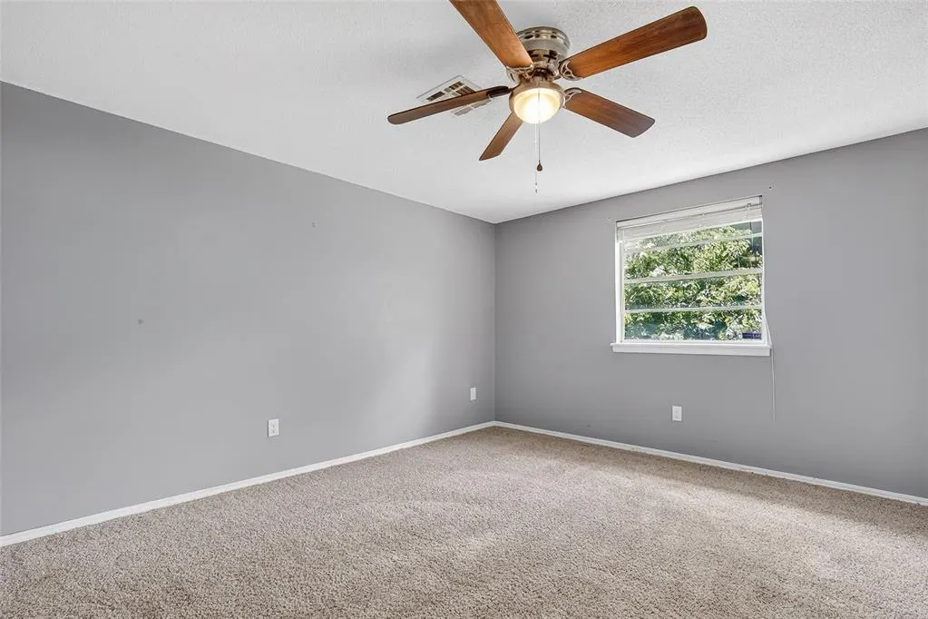 Photo 13 — 6404 Brentford Terrace, Oklahoma City, OK 73132
