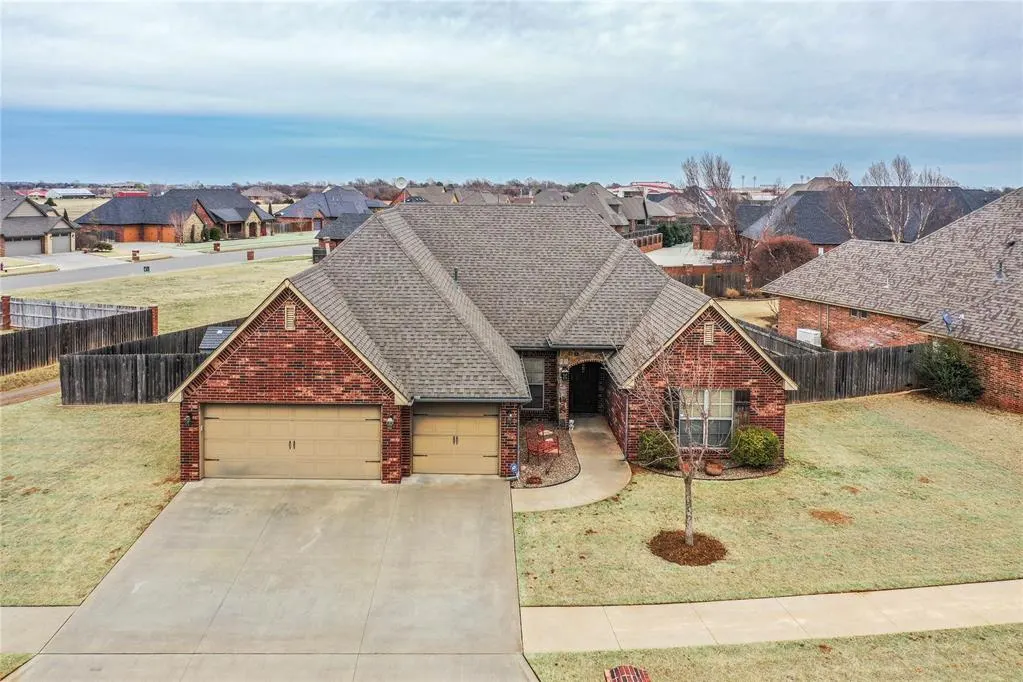 Front exterior — 1408 Crimson Drive, Weatherford, OK 73096