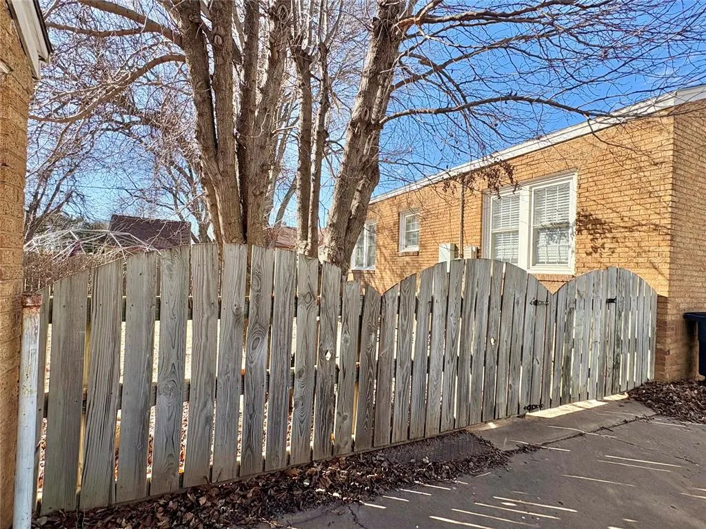 Photo 34 — 2105 W Broadway Avenue, Enid, OK 73703