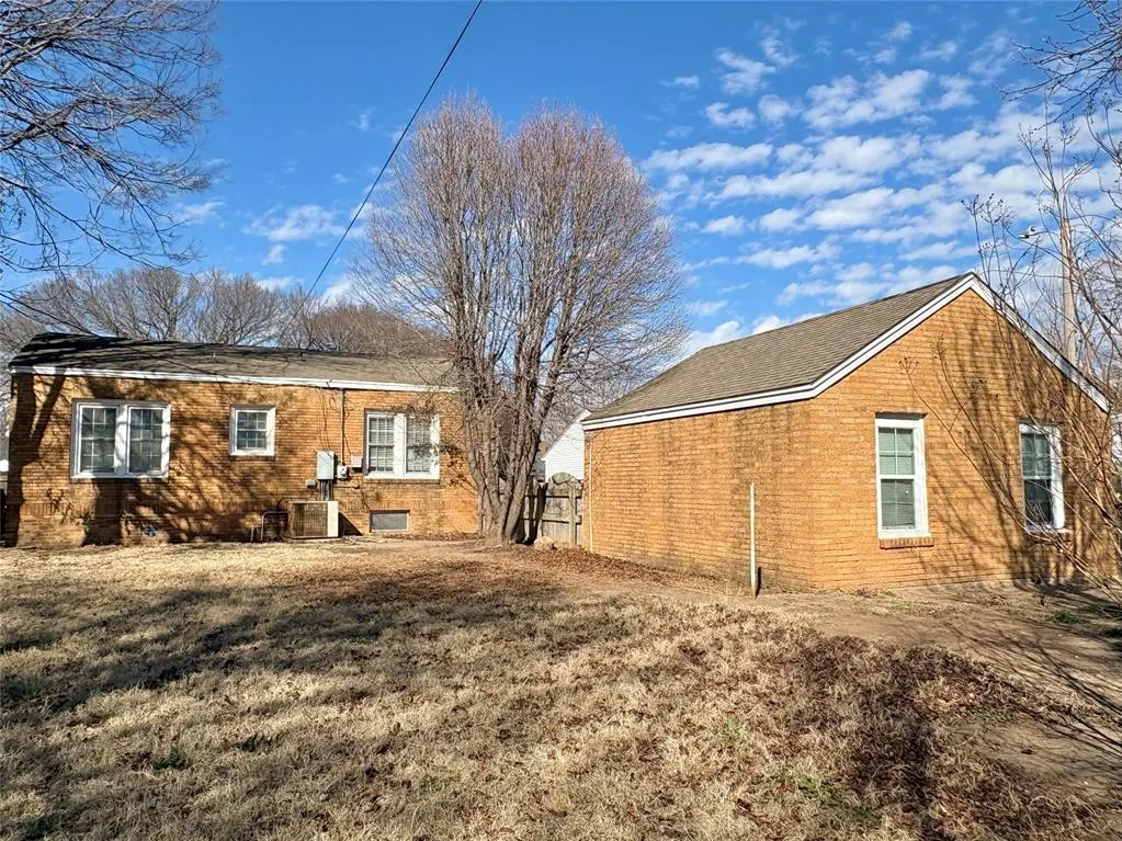 Photo 37 — 2105 W Broadway Avenue, Enid, OK 73703