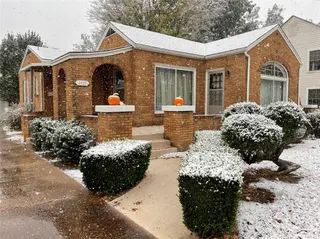 Sold home at 2105 W Broadway Avenue