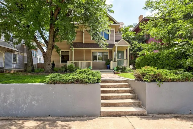 Photo 2 — 922 NW 19th Street, Oklahoma City, OK 73106