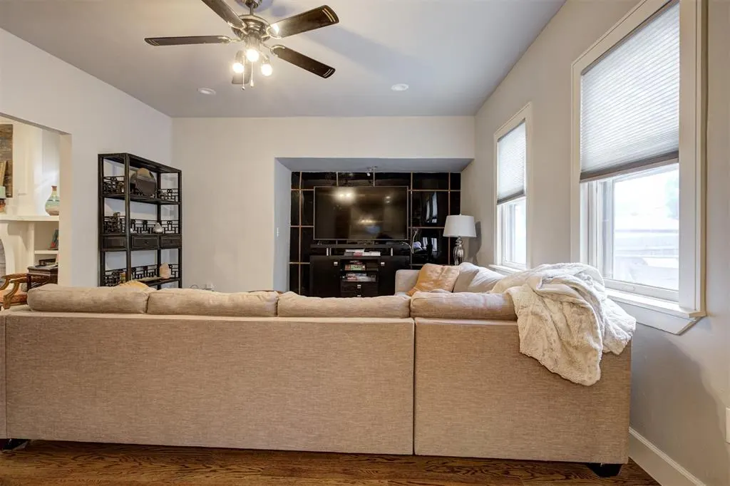 Photo 14 — 922 NW 19th Street, Oklahoma City, OK 73106